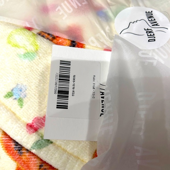 COPY - Djerf Bathrobe Fruit - Picture 2 of 4